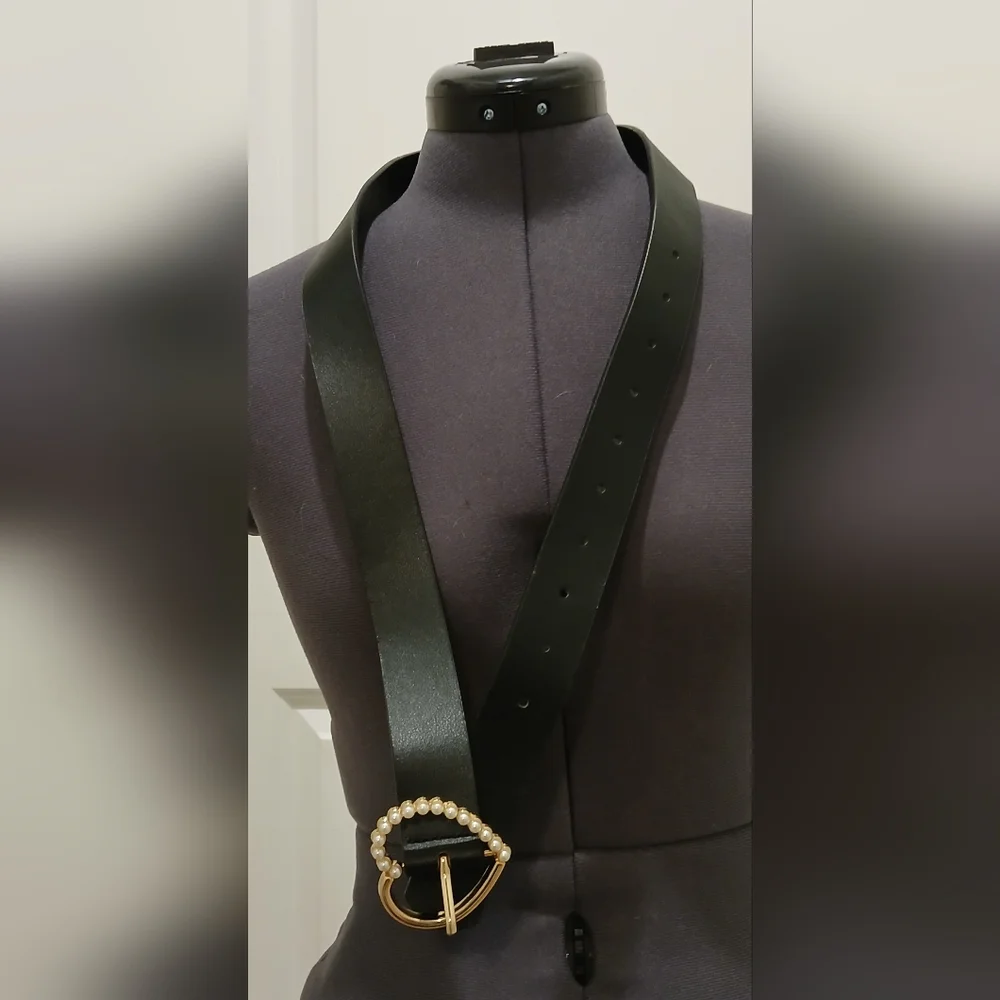 Pearl Heart Black Belt‎